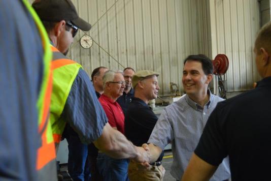 Hoffman Construction Co. Workers Celebrate Foxconn Project with Gov. Walker
