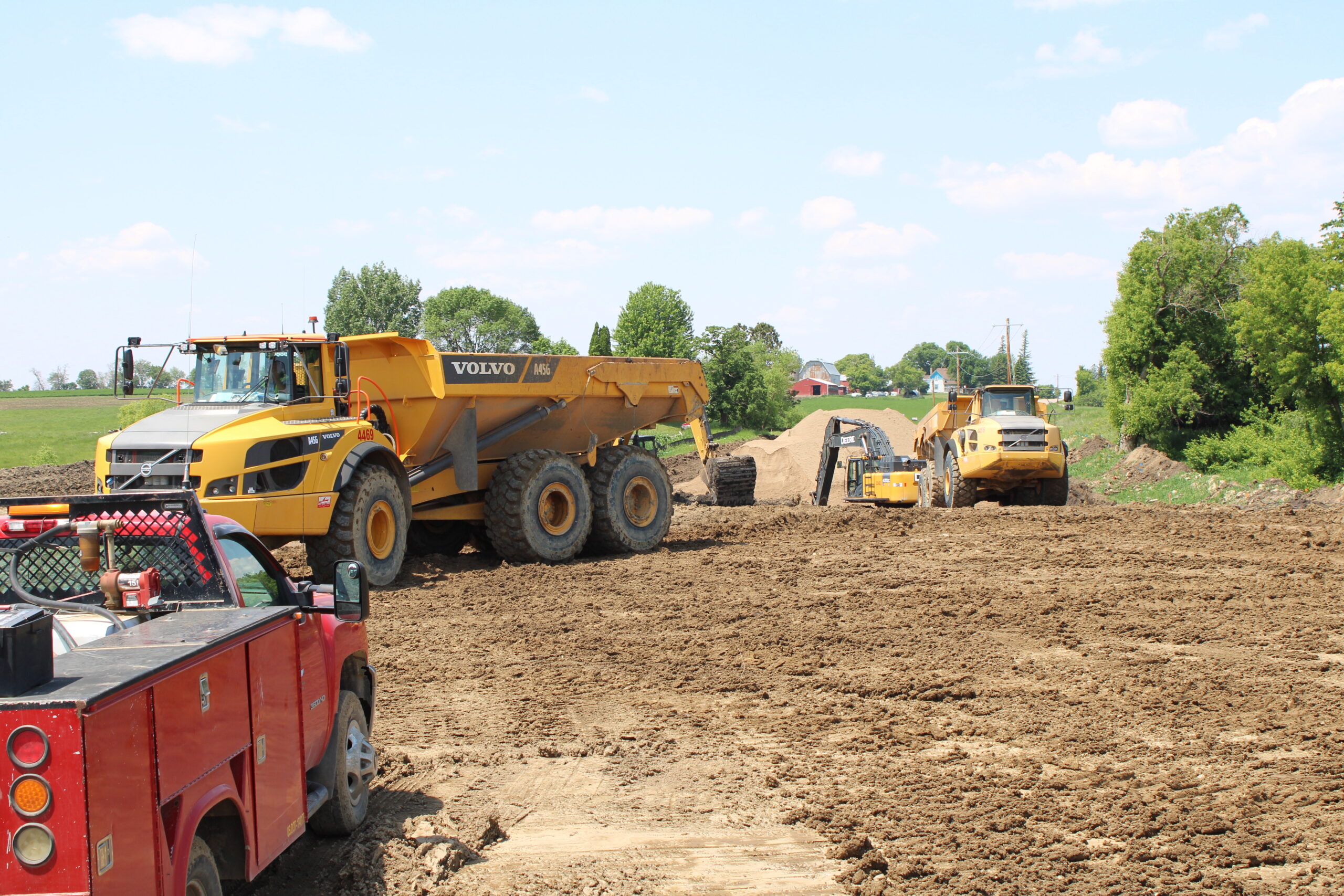 Victoria MN Dumptruck on Victoria MN Jobsite