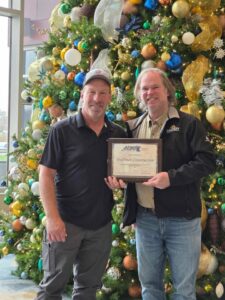 John Jankowski and Mark Hoffman receive Minnesota's APWA award on behalf of Hoffman Construction